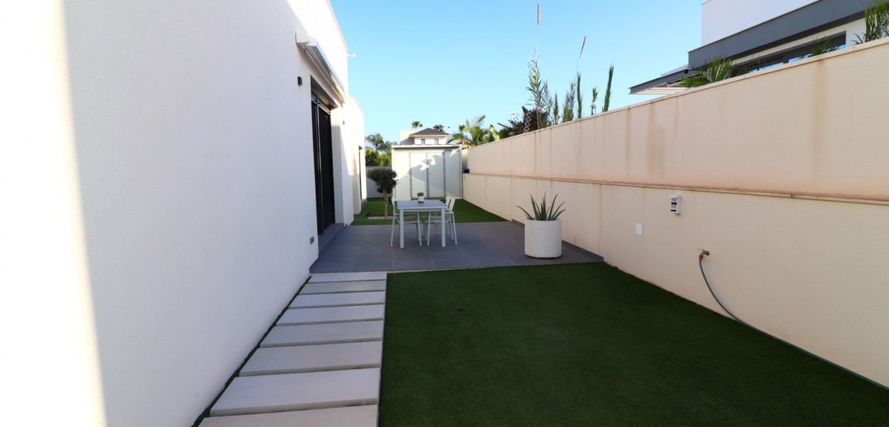 Venta - Detached Villa -
Formentera del Segura - Fincas de La Vega