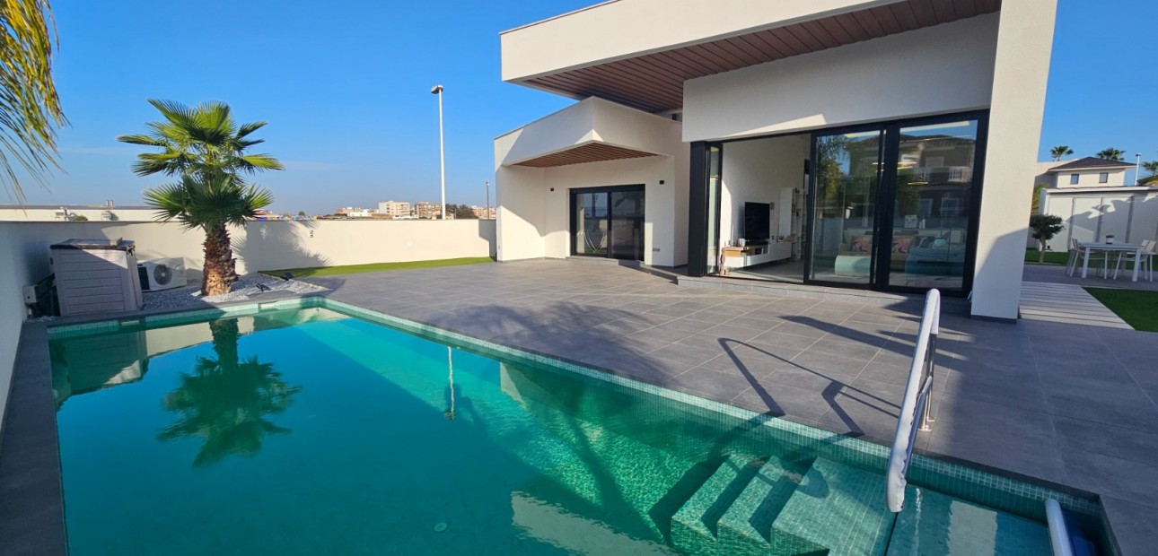 Venta - Detached Villa -
Formentera del Segura - Fincas de La Vega