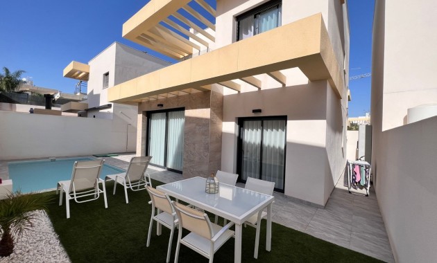 Venta - House - Detached Villa -
Los Montesinos - Los Montesinos - Urb. La Herrada