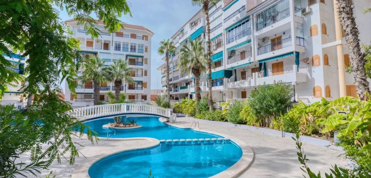 Venta - Apartamento / piso -
Torrevieja - La Mata