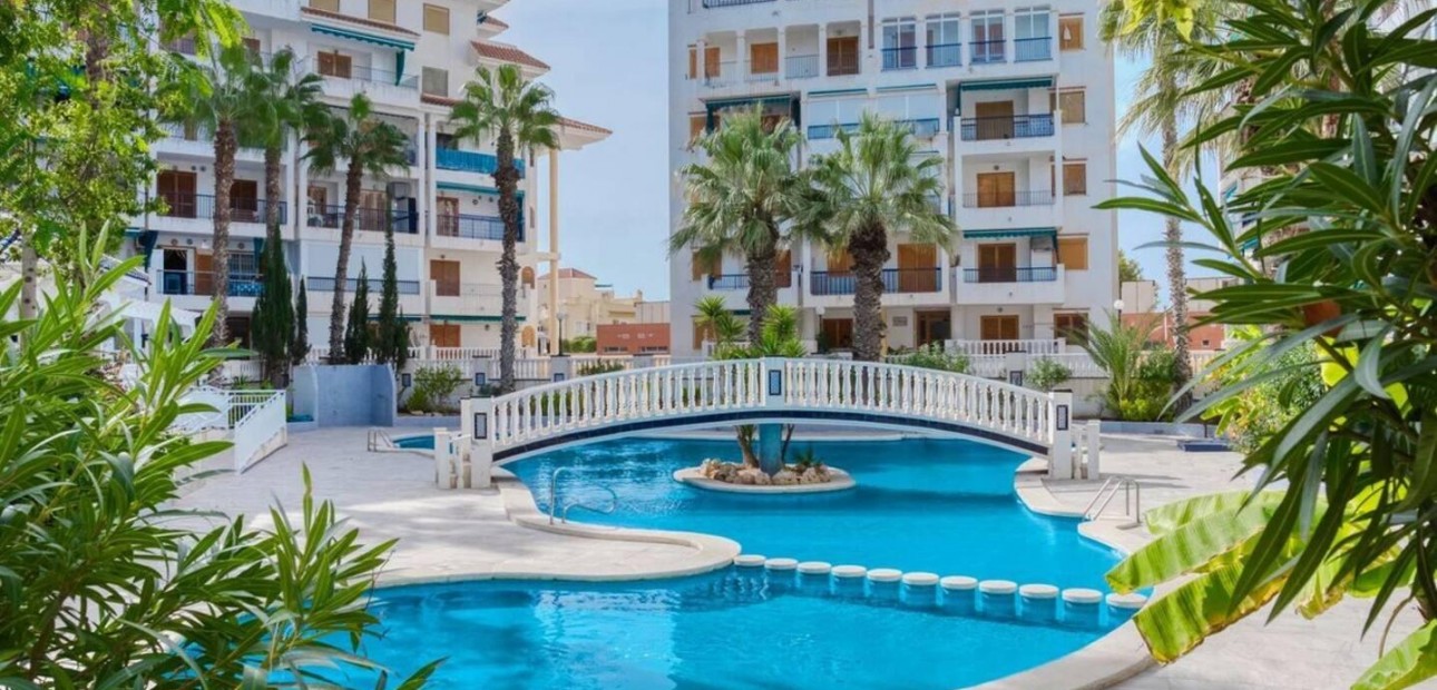 Venta - Apartamento / piso -
Torrevieja - La Mata