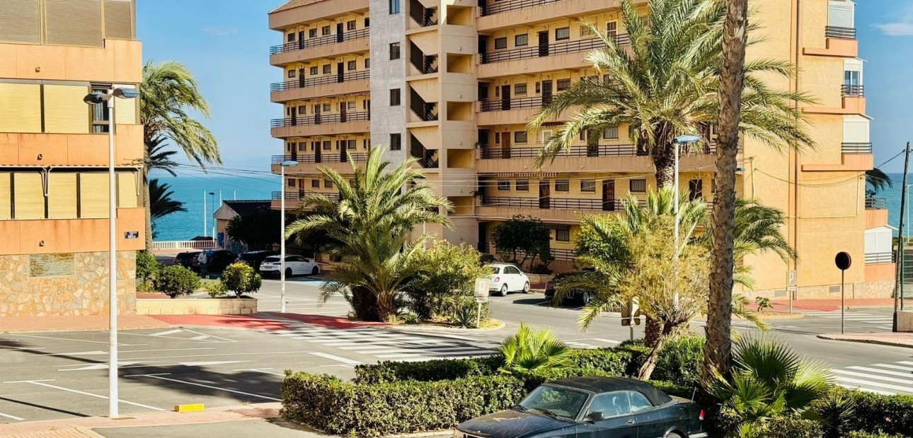 Venta - Apartamento / piso -
Torrevieja - Cabo cervera