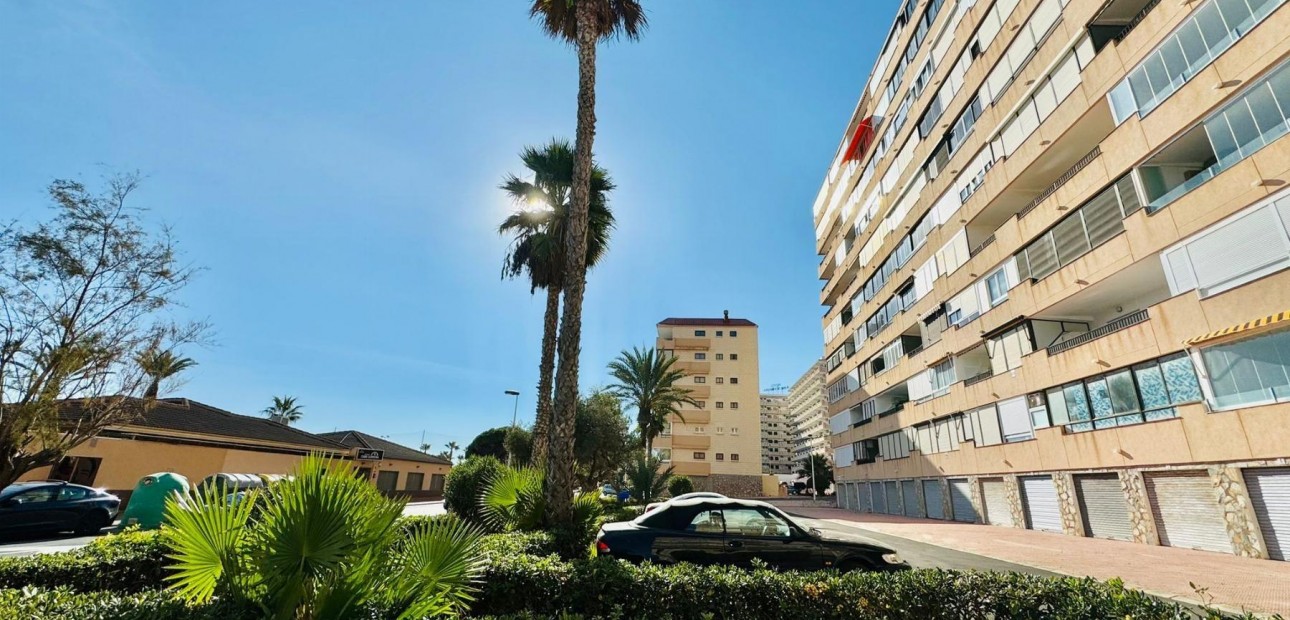 Venta - Apartamento / piso -
Torrevieja - Cabo cervera