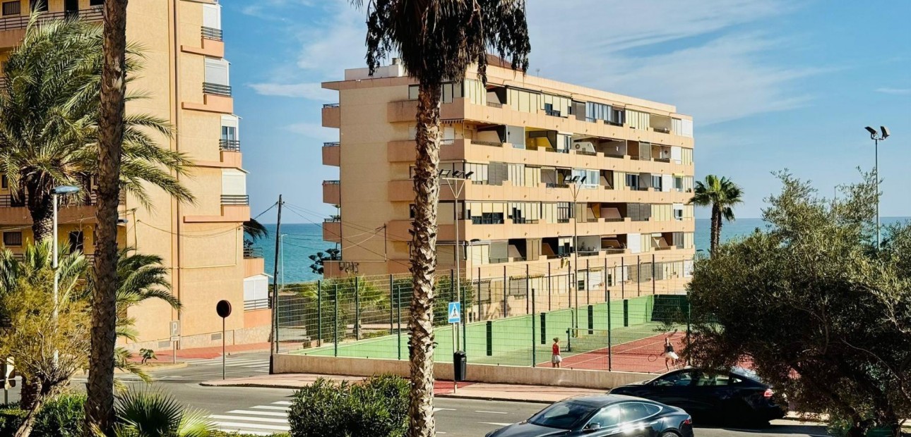 Venta - Apartamento / piso -
Torrevieja - Cabo cervera