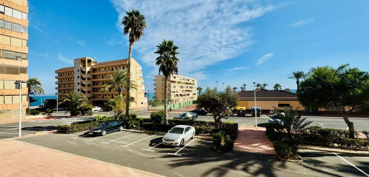 Venta - Apartamento / piso -
Torrevieja - Cabo cervera