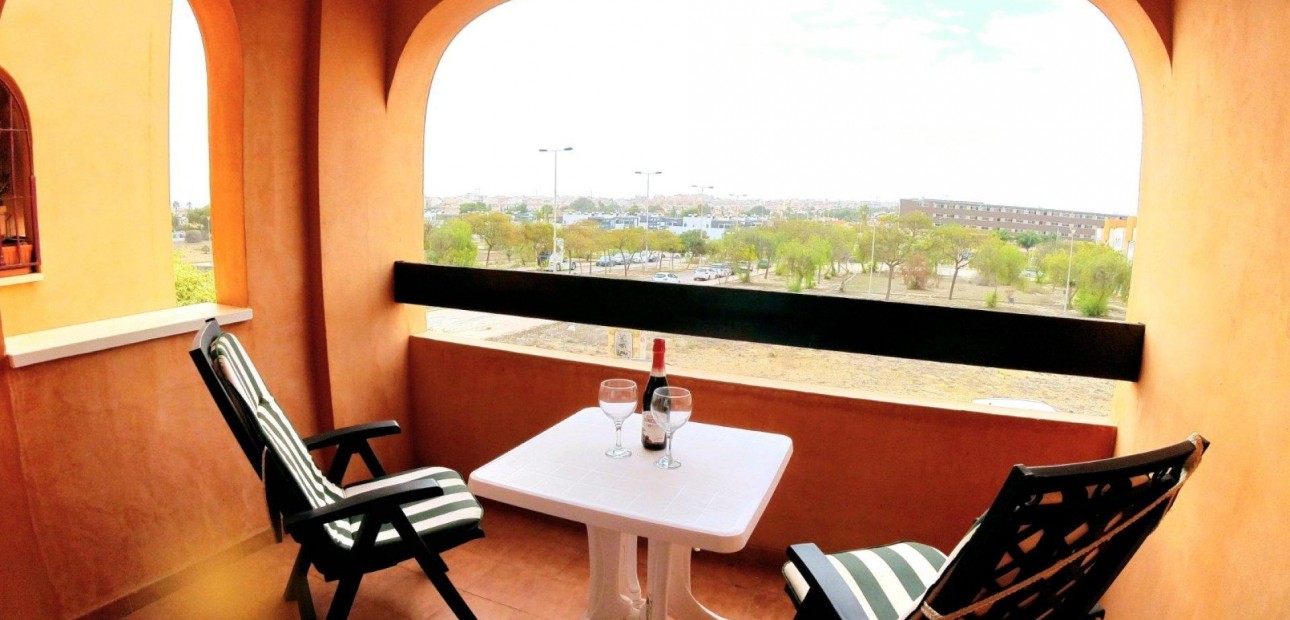 Sale - Apartment / flat -
Torrevieja - Torrejón