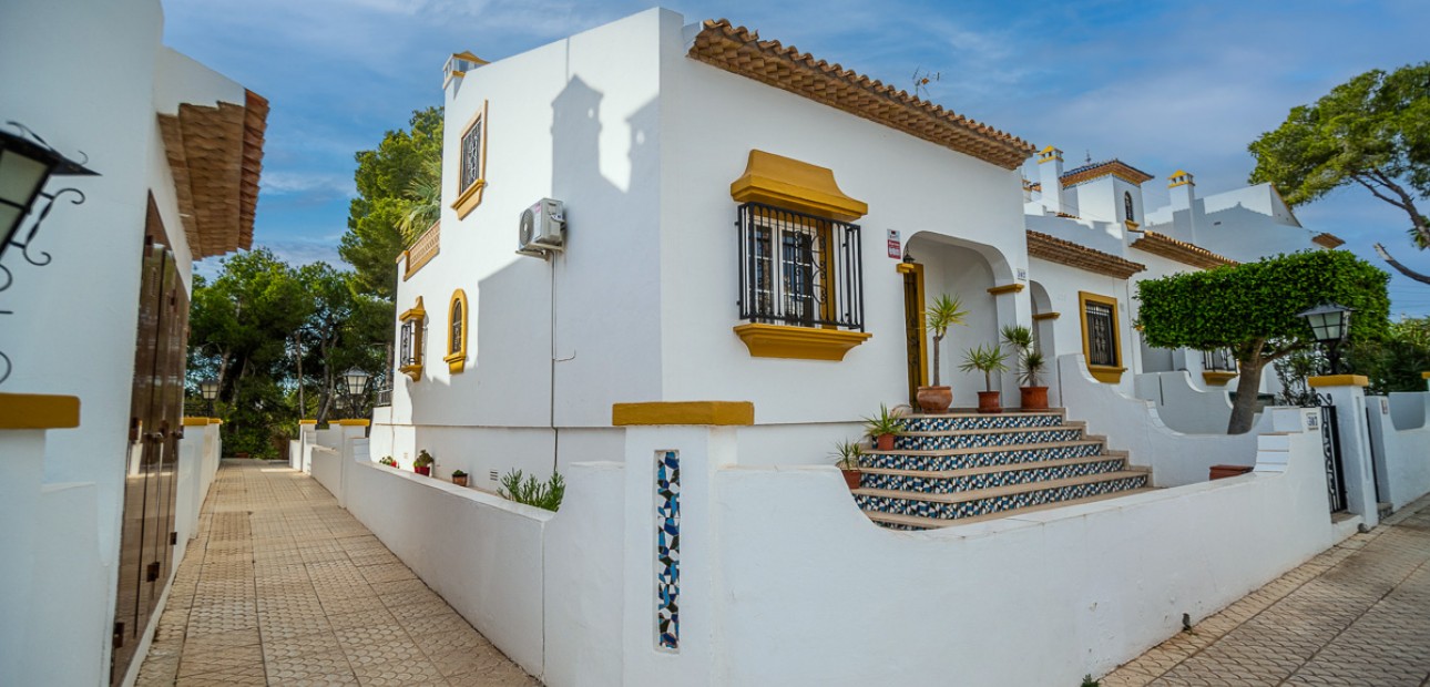 Venta - Semi-Detached -
Orihuela Costa - Villa Martin