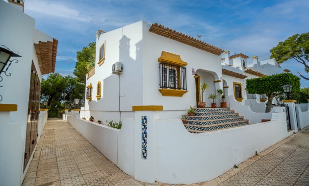 Venta - Semi-Detached -
Orihuela Costa - Villa Martin