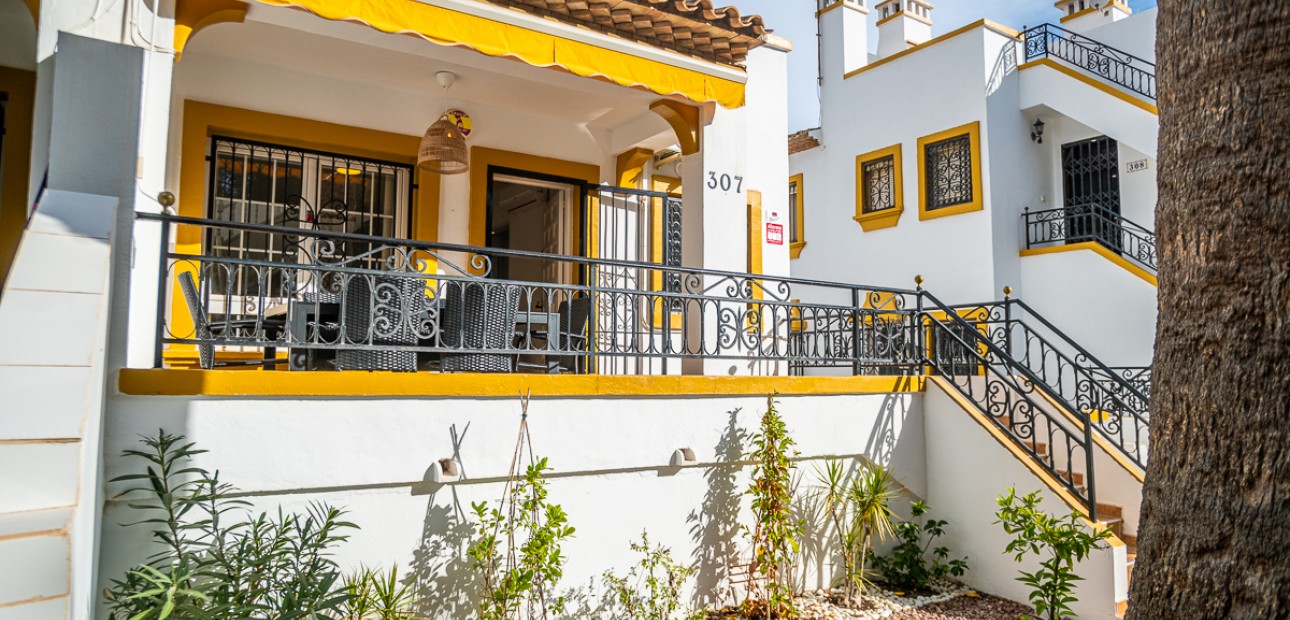 Venta - Semi-Detached -
Orihuela Costa - Villa Martin