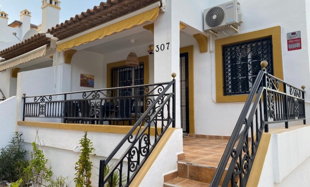 Venta - Semi-Detached -
Orihuela Costa - Villa Martin