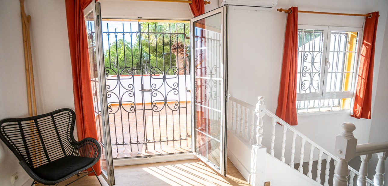 Venta - Semi-Detached -
Orihuela Costa - Villa Martin