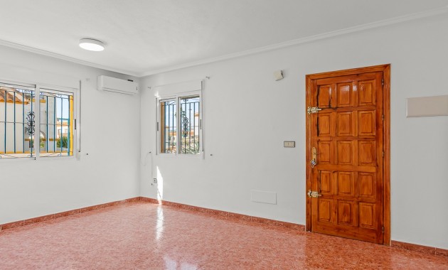 Sale - Townhouse -
Torrevieja - Jardin Del Mar