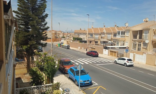 Herverkoop - Bungalow -
Torrevieja - Calas blanca