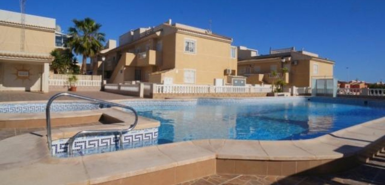 Herverkoop - Bungalow -
Torrevieja - Calas blanca