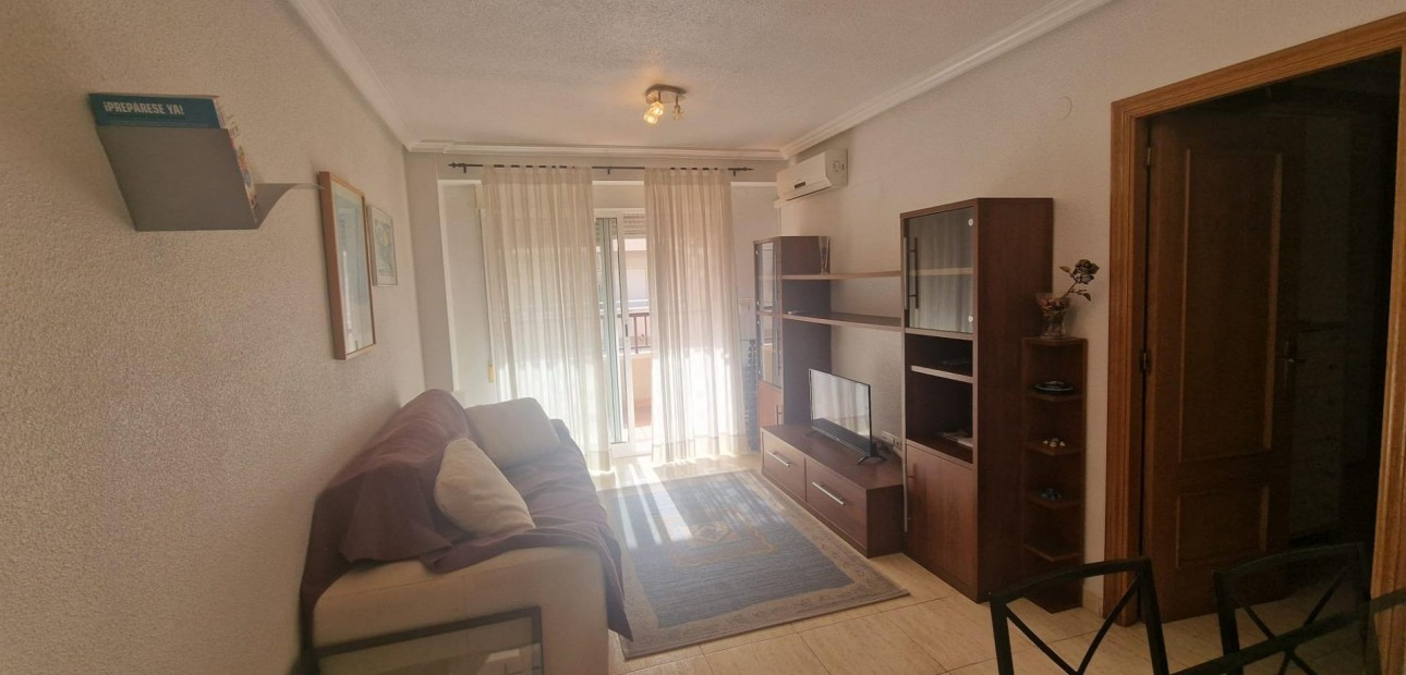 Herverkoop - Appartement / flat -
Torrevieja - Centro