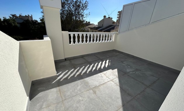 Sale - Terraced house -
Torrevieja - Parque las naciones