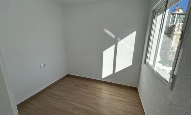 Sale - Terraced house -
Torrevieja - Parque las naciones