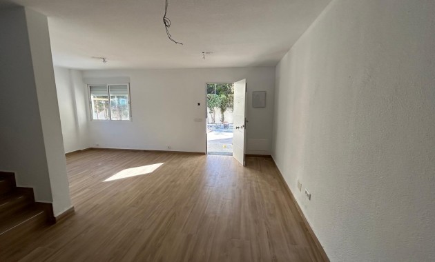 Sale - Terraced house -
Torrevieja - Parque las naciones