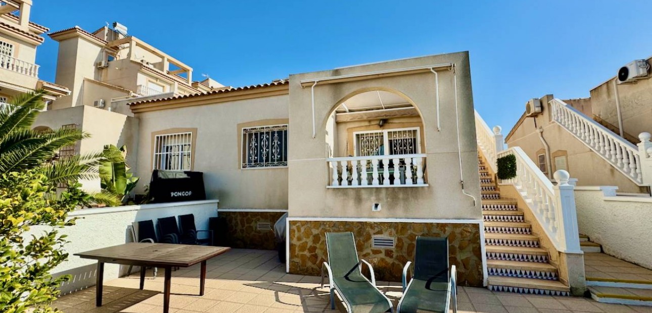 Herverkoop - Chalet / Villa -
Rojales - Cuidad Quesada