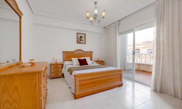 Venta - Terraced house -
Torrevieja - Estacion de autobuses