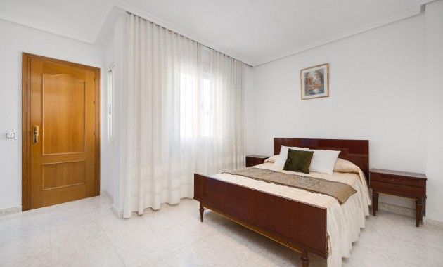 Venta - Terraced house -
Torrevieja - Estacion de autobuses