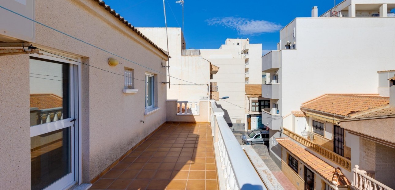 Venta - Terraced house -
Torrevieja - Estacion de autobuses