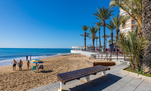 Venta - Terraced house -
Torrevieja - Estacion de autobuses