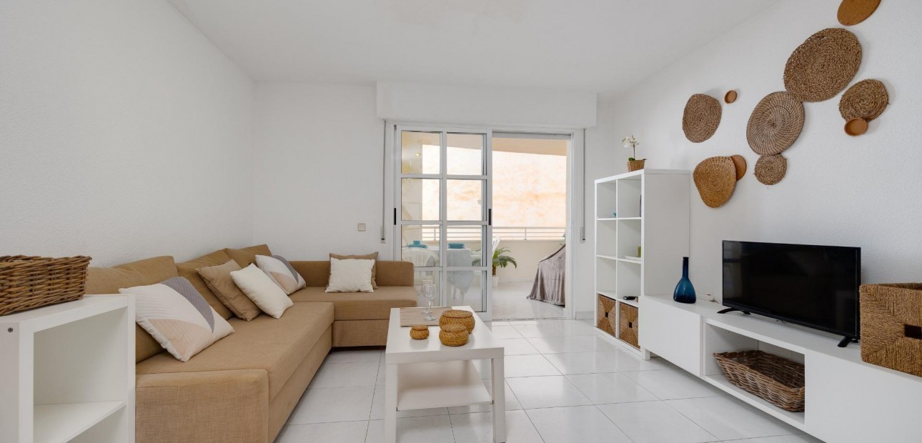 Herverkoop - Appartement / flat -
Torrevieja - Estacion de autobuses