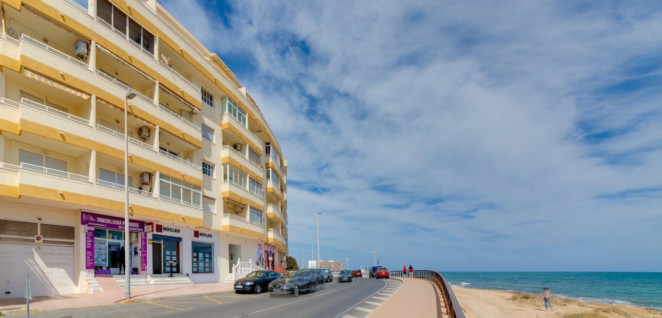 Herverkoop - Appartement / flat -
Torrevieja - Estacion de autobuses