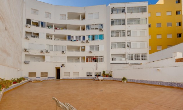 Herverkoop - Appartement / flat -
Torrevieja - Estacion de autobuses