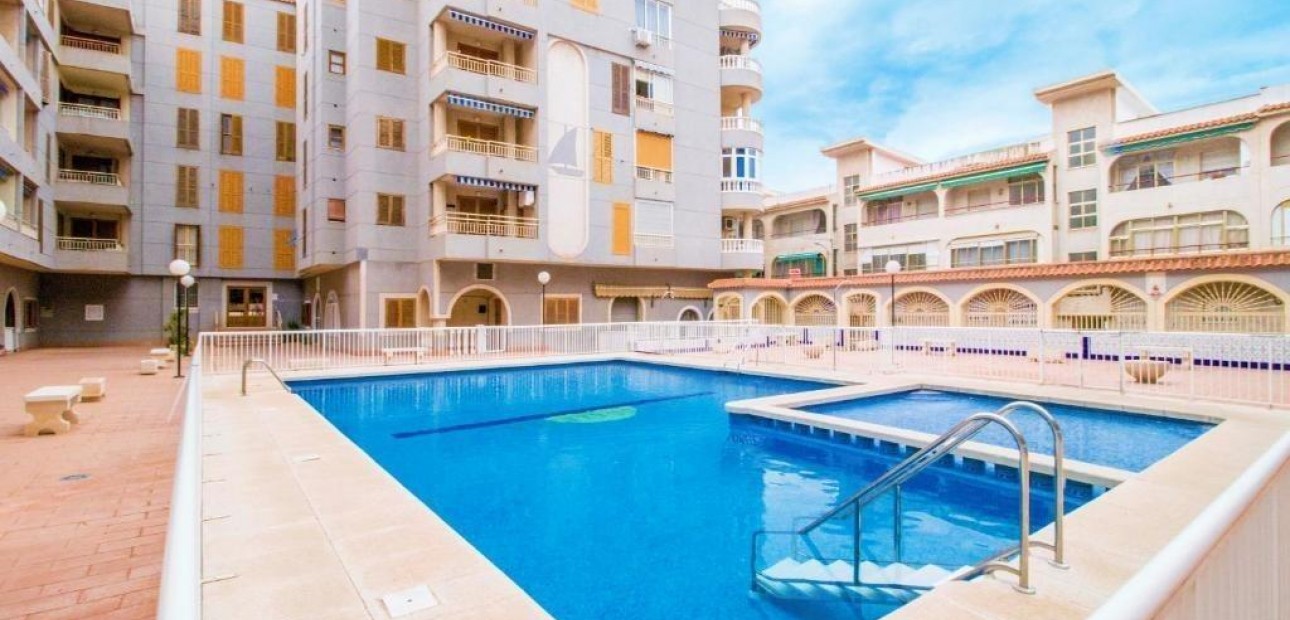 Sale - Apartment / flat -
Torrevieja - torrevieja