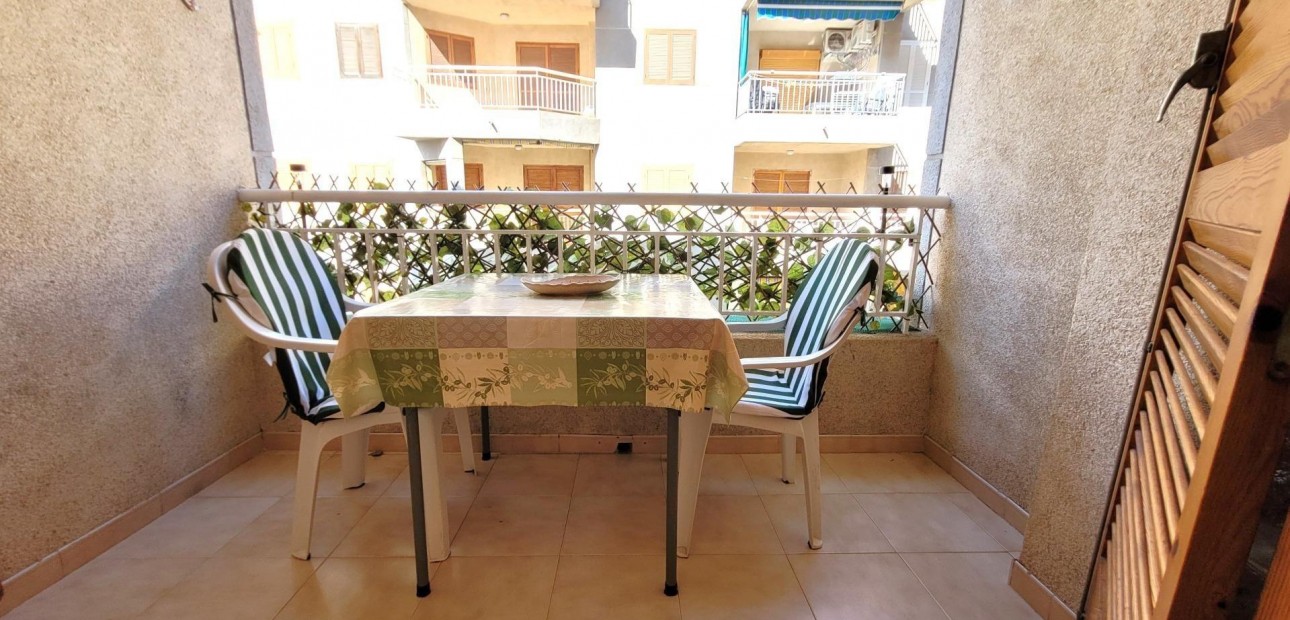 Sale - Apartment / flat -
Torrevieja - torrevieja