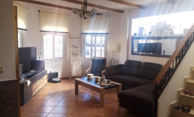 Sale - Villa -
Los Montesinos - La herrada