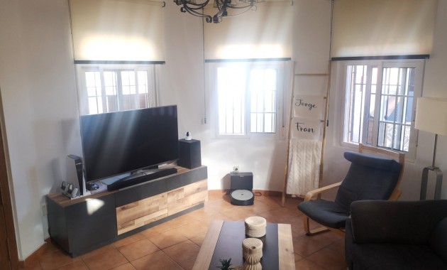 Sale - Villa -
Los Montesinos - La herrada