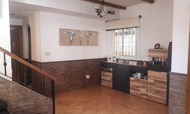 Sale - Villa -
Los Montesinos - La herrada