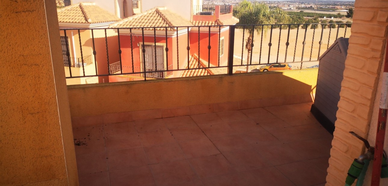 Sale - Villa -
Los Montesinos - La herrada