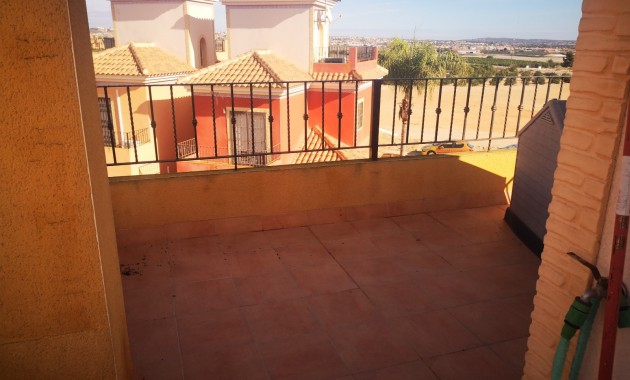 Sale - Villa -
Los Montesinos - La herrada