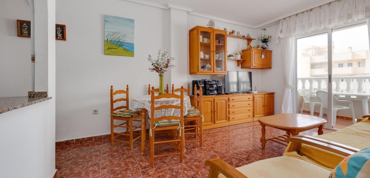 Venta - Apartamento / piso -
Torrevieja - Estacion de autobuses