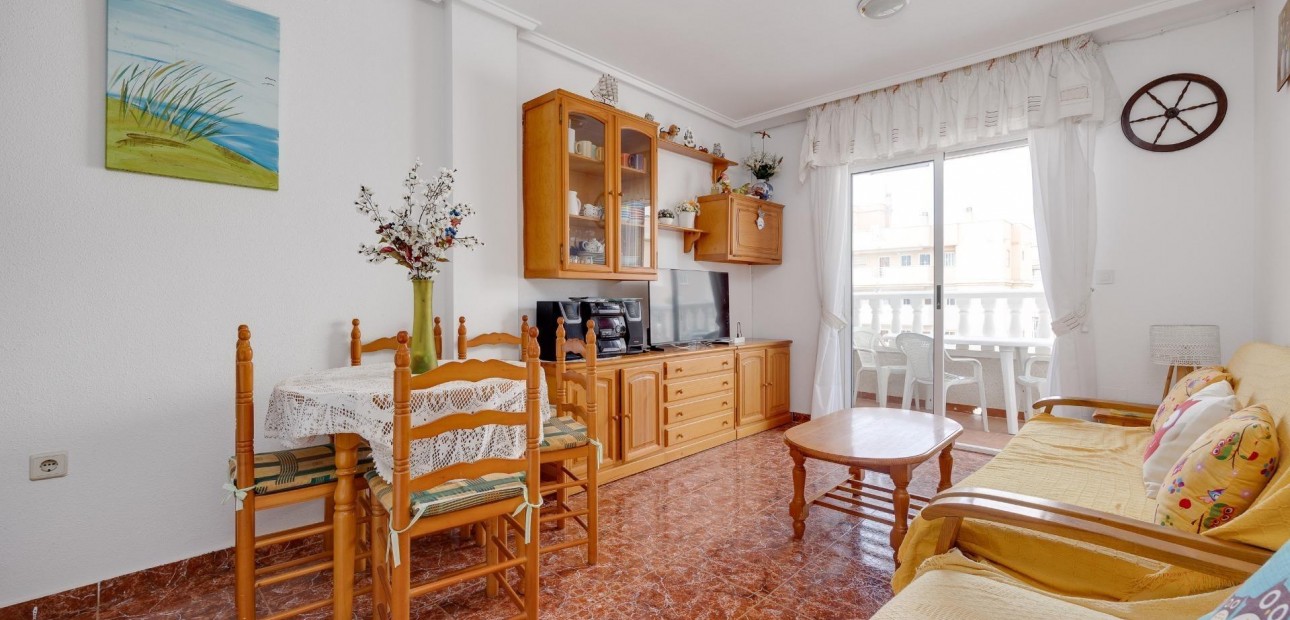 Venta - Apartamento / piso -
Torrevieja - Estacion de autobuses