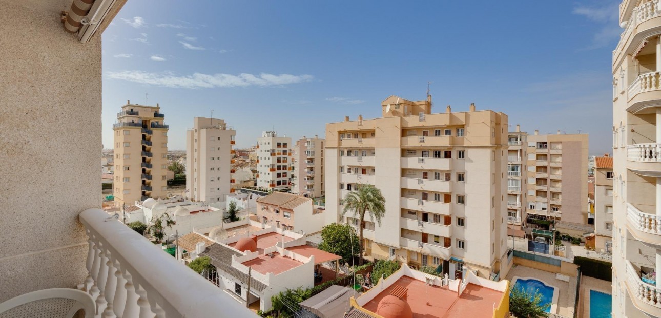 Venta - Apartamento / piso -
Torrevieja - Estacion de autobuses