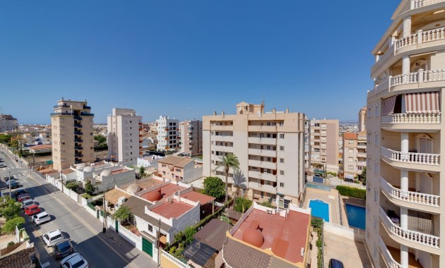 Venta - Apartamento / piso -
Torrevieja - Estacion de autobuses