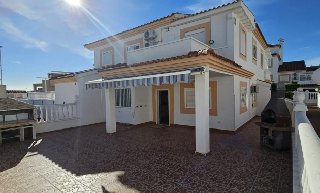 Herverkoop - duplex -
Orihuela Costa - Punta Prima