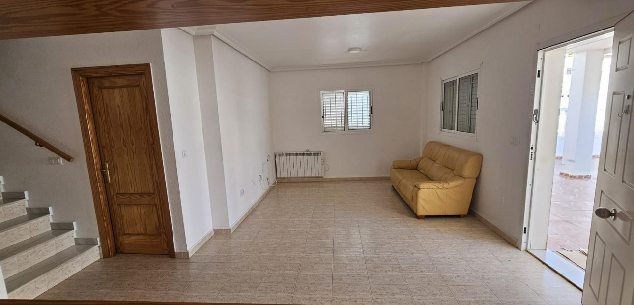 Herverkoop - duplex -
Orihuela Costa - Punta Prima