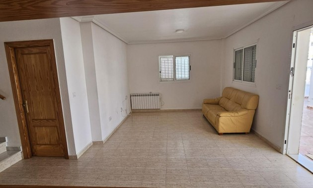 Herverkoop - duplex -
Orihuela Costa - Punta Prima