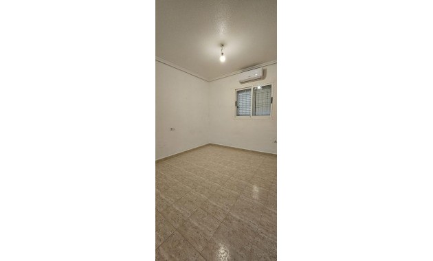 Herverkoop - duplex -
Orihuela Costa - Punta Prima