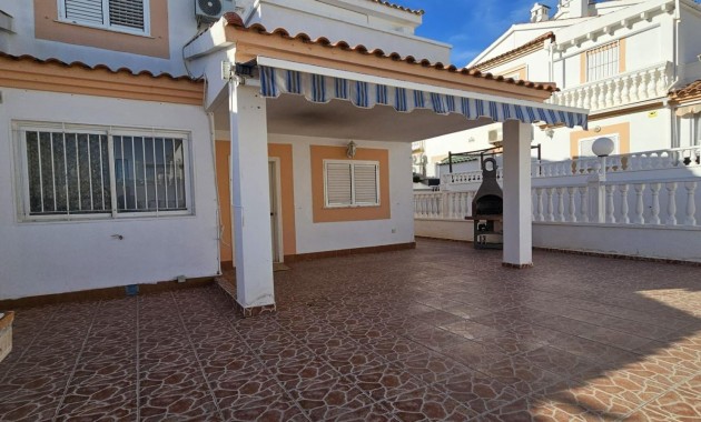 Herverkoop - duplex -
Orihuela Costa - Punta Prima