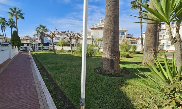 Herverkoop - duplex -
Orihuela Costa - Punta Prima