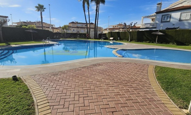 Herverkoop - duplex -
Orihuela Costa - Punta Prima