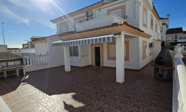 Herverkoop - duplex -
Orihuela Costa - Punta Prima