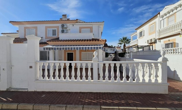 Herverkoop - duplex -
Orihuela Costa - Punta Prima